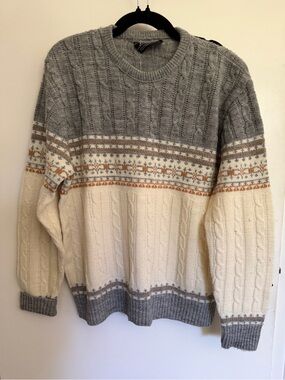 Classic Cable Knit Crewneck Sweater - Grey & Cream